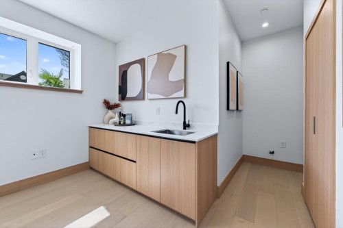 2-1495 58Th Avenue E, Vancouver, BC 