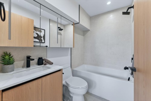 2-1495 58Th Avenue E, Vancouver, BC 