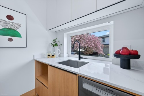 2-1495 58Th Avenue E, Vancouver, BC 