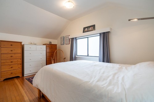 4338 2Nd Avenue W, Vancouver, BC 