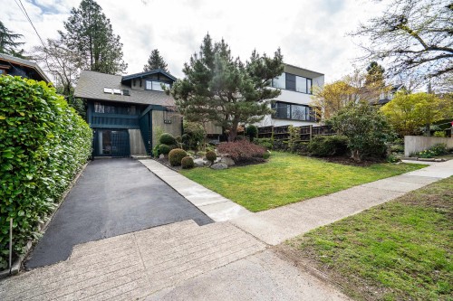 4338 2Nd Avenue W, Vancouver, BC 