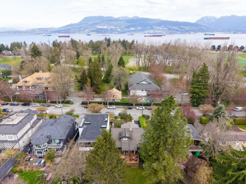 4338 2Nd Avenue W, Vancouver, BC 