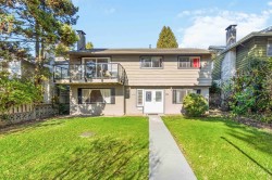 552 29th Street W North Vancouver, BC V7N 2K1
