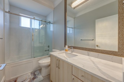 7102 Bridge Street, Richmond, BC 
