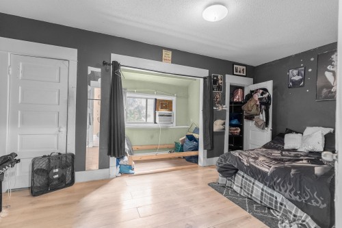 2703 Ward Street, Vancouver, BC 