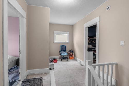 2703 Ward Street, Vancouver, BC 