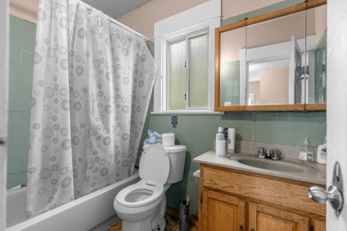 2703 Ward Street, Vancouver, BC 