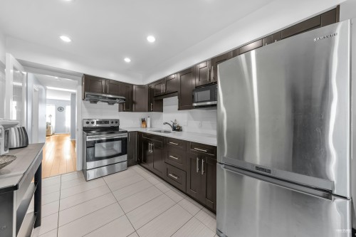 7125 Main Street, Vancouver, BC 