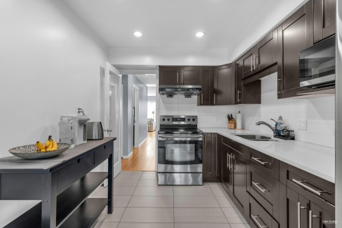 7125 Main Street, Vancouver, BC 