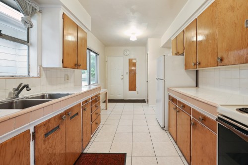 2894 Mcgill Street, Vancouver, BC 