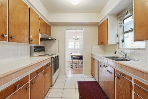 2894 Mcgill Street, Vancouver, BC 