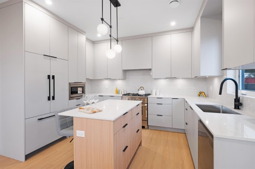 6-4855 Venables Street, Burnaby, BC 