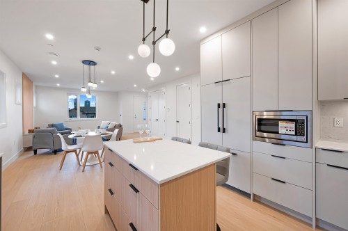 6-4855 Venables Street, Burnaby, BC 