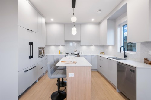 6-4855 Venables Street, Burnaby, BC 