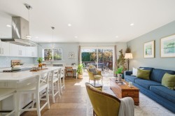 931 Old Lillooet Road  North Vancouver, BC V7J 2H7