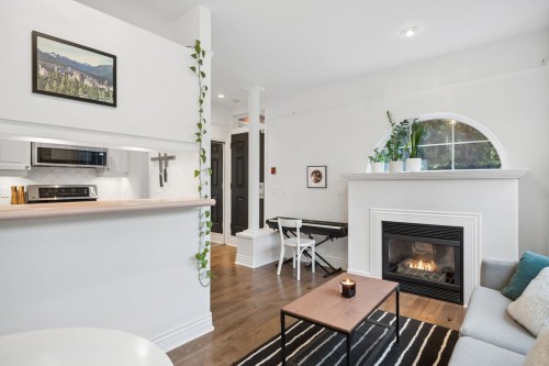 978 16Th Avenue W, Vancouver, BC 