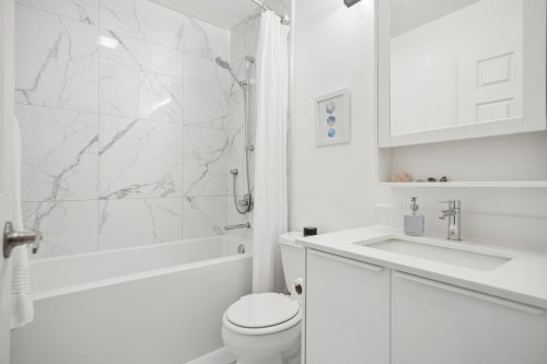 978 16Th Avenue W, Vancouver, BC 