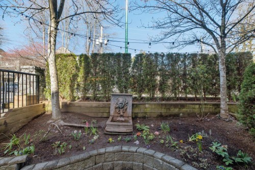 978 16Th Avenue W, Vancouver, BC 