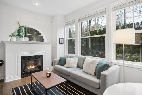 978 16Th Avenue W, Vancouver, BC 