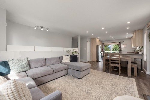 20373 115 Avenue  Maple Ridge, BC V2X 9H5