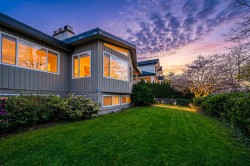 2244 32nd Avenue W Vancouver, BC V6L 2B2