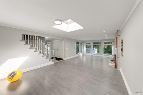 1366 Kings Avenue, West Vancouver, BC 