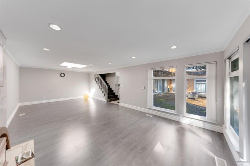 1366 Kings Avenue, West Vancouver, BC 