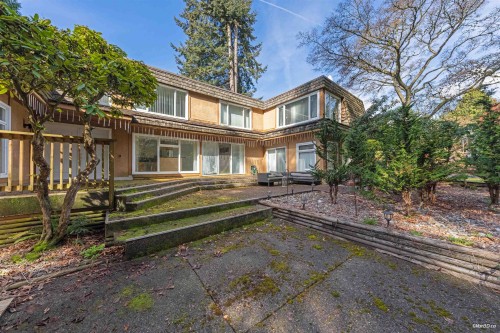 1366 Kings Avenue, West Vancouver, BC 