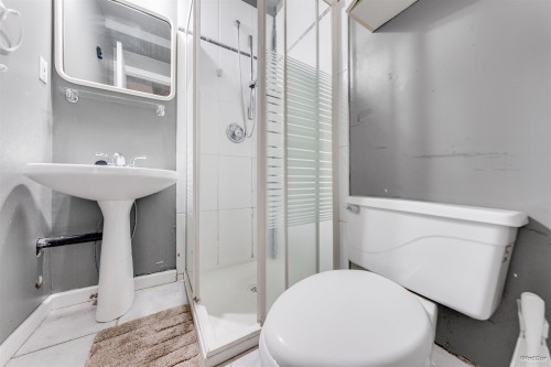 1366 Kings Avenue, West Vancouver, BC 