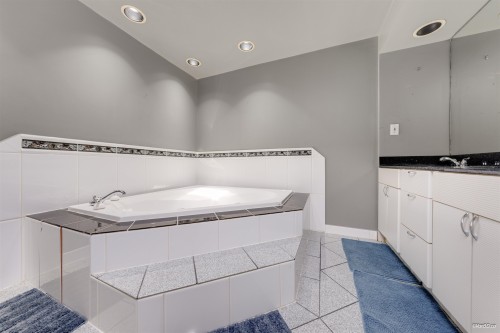 1366 Kings Avenue, West Vancouver, BC 