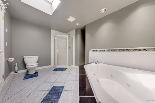1366 Kings Avenue, West Vancouver, BC 