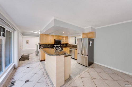 1366 Kings Avenue, West Vancouver, BC 