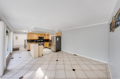 1366 Kings Avenue, West Vancouver, BC 