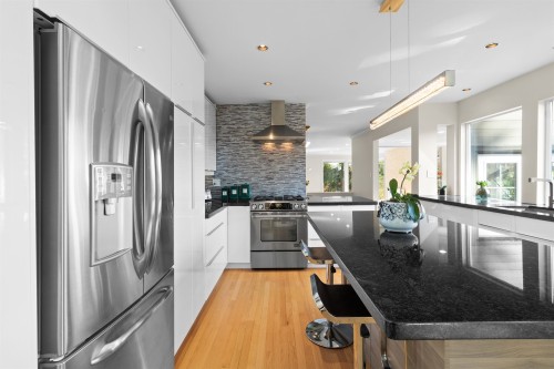 4635 Caulfeild Drive, West Vancouver, BC 