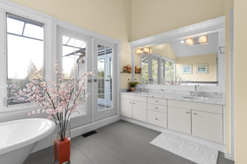 4635 Caulfeild Drive, West Vancouver, BC 
