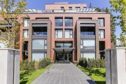 703-1561 57th W Vancouver, BC V6P 0H5