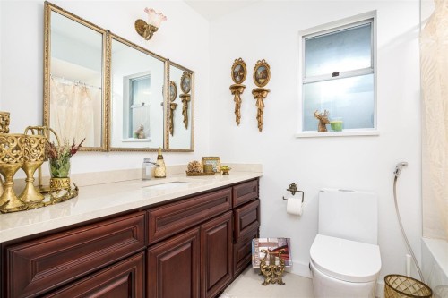 6780 Marine Drive, West Vancouver, BC 