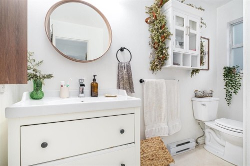 6780 Marine Drive, West Vancouver, BC 