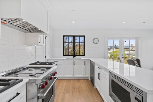 2072 Kitchener Street, Vancouver, BC 