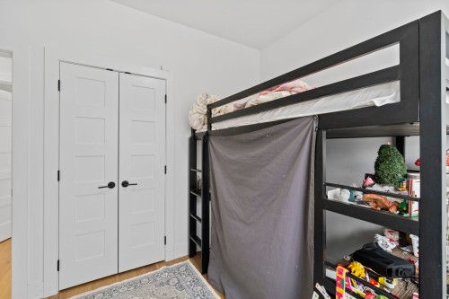 2072 Kitchener Street, Vancouver, BC 