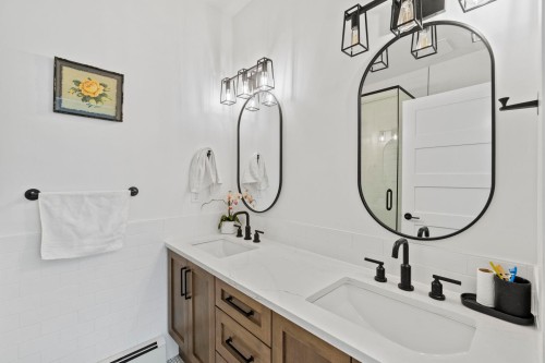 2072 Kitchener Street, Vancouver, BC 