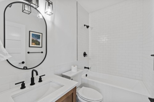 2072 Kitchener Street, Vancouver, BC 