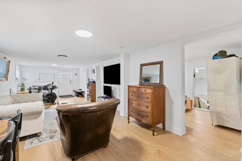 2072 Kitchener Street, Vancouver, BC 