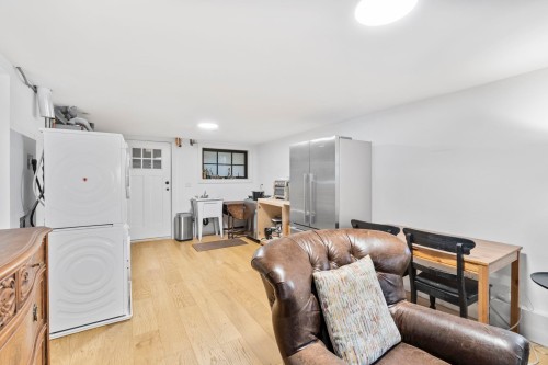 2072 Kitchener Street, Vancouver, BC 