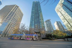 3206-1200 Georgia Street W Vancouver, BC V6E 4R2