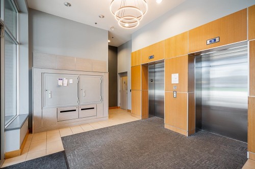 208-1330 Marine Drive, North Vancouver, BC 
