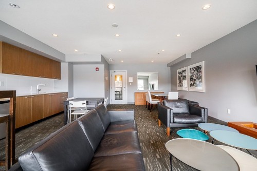 208-1330 Marine Drive, North Vancouver, BC 