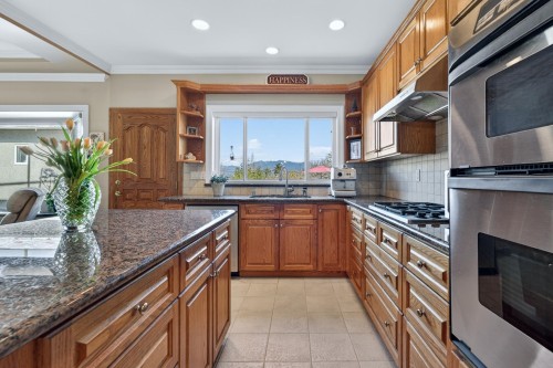 1627 34Th Avenue E, Vancouver, BC 