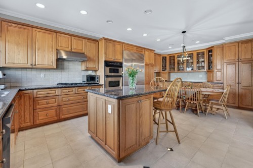 1627 34Th Avenue E, Vancouver, BC 