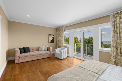 1371 Burnside Road, West Vancouver, BC 